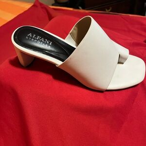Alfani Women's White Step 'N Flex Mules